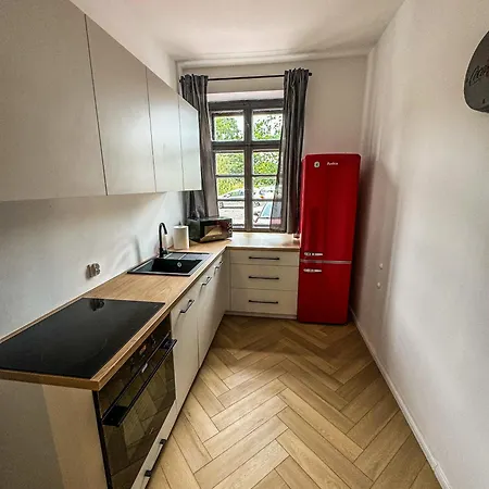 Apartment Centre *