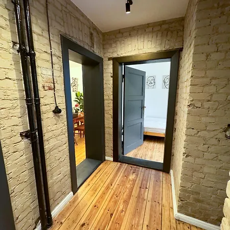Apartment Centre *